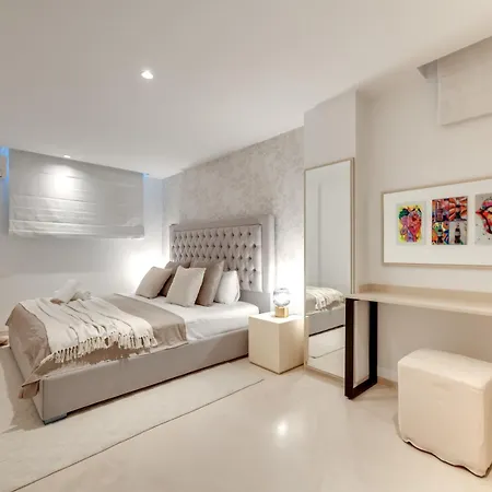 Villa Vacation I Jomo, New Built Villa, Rooftop Jacuzzi, Heated Pool