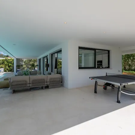 Vacation I Jomo, New Built Villa, Rooftop Jacuzzi, Heated Pool *