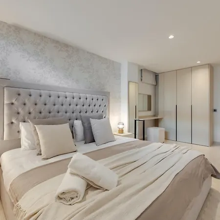 Vacation I Jomo, New Built Villa, Rooftop Jacuzzi, Heated Pool * Marbella